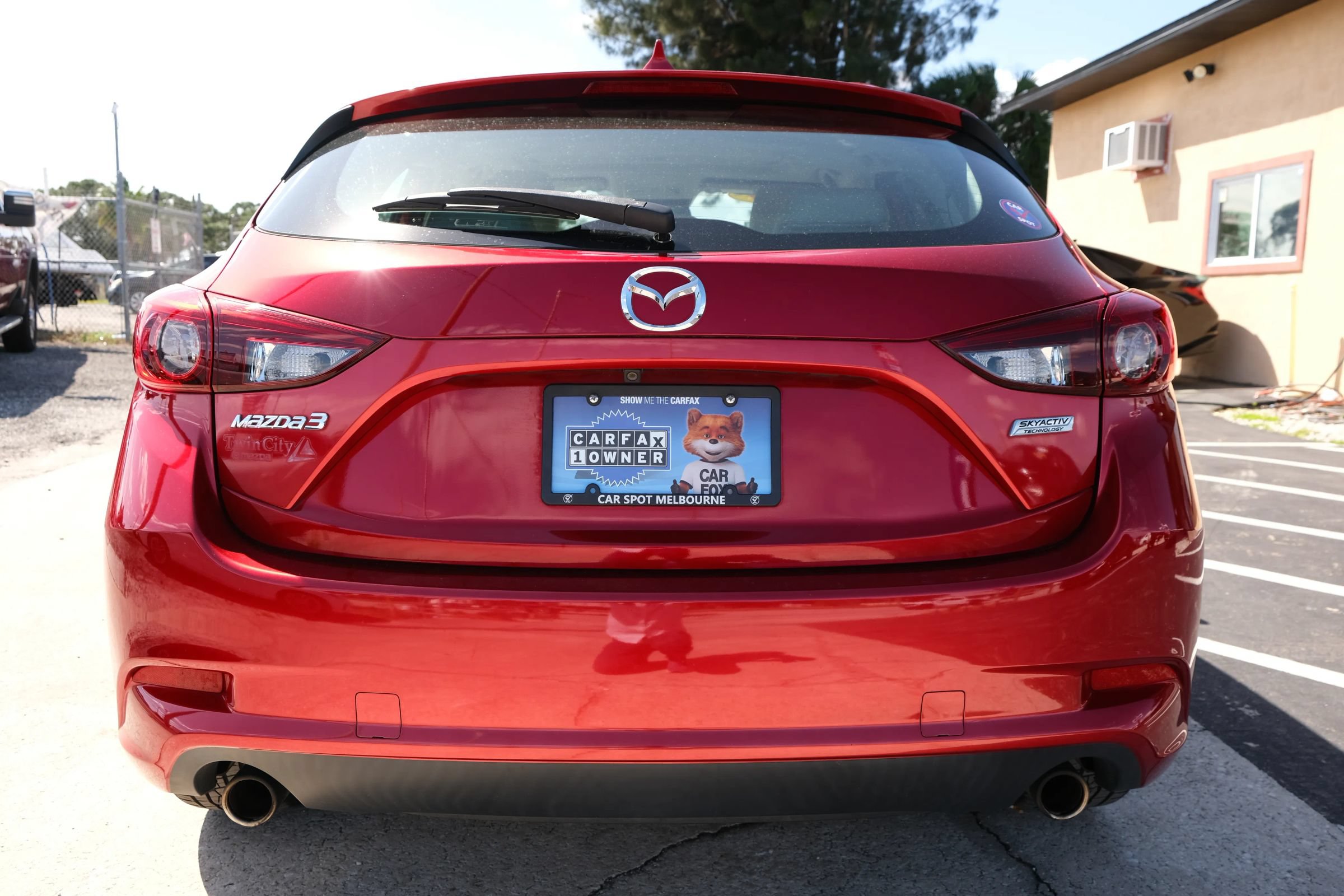 Used 2017 MAZDA MAZDA3 Grand Touring w/ Premium Equipment Package FWD image 6
