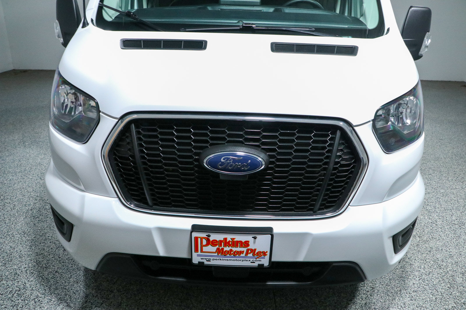 Used 2025 Ford Transit 350 XLT RWD image 4