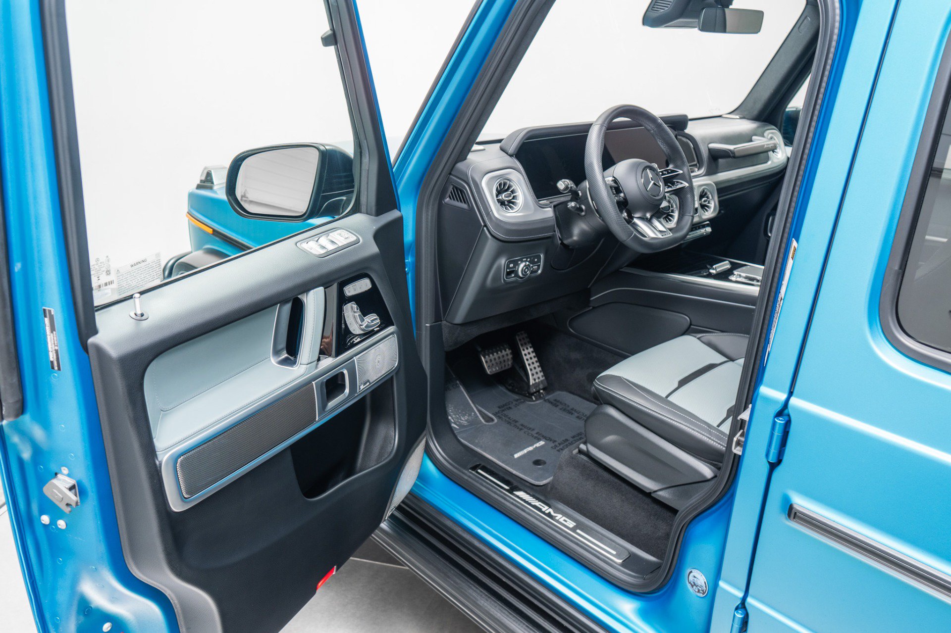Used 2025 Mercedes-Benz G 63 AMG 4MATIC image 23