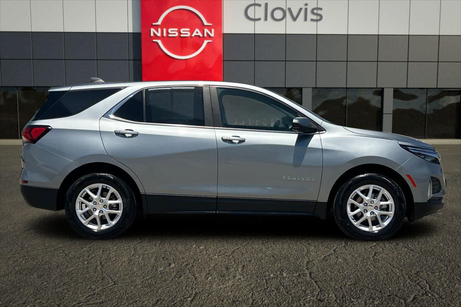 Used 2023 Chevrolet Equinox LT FWD image 9