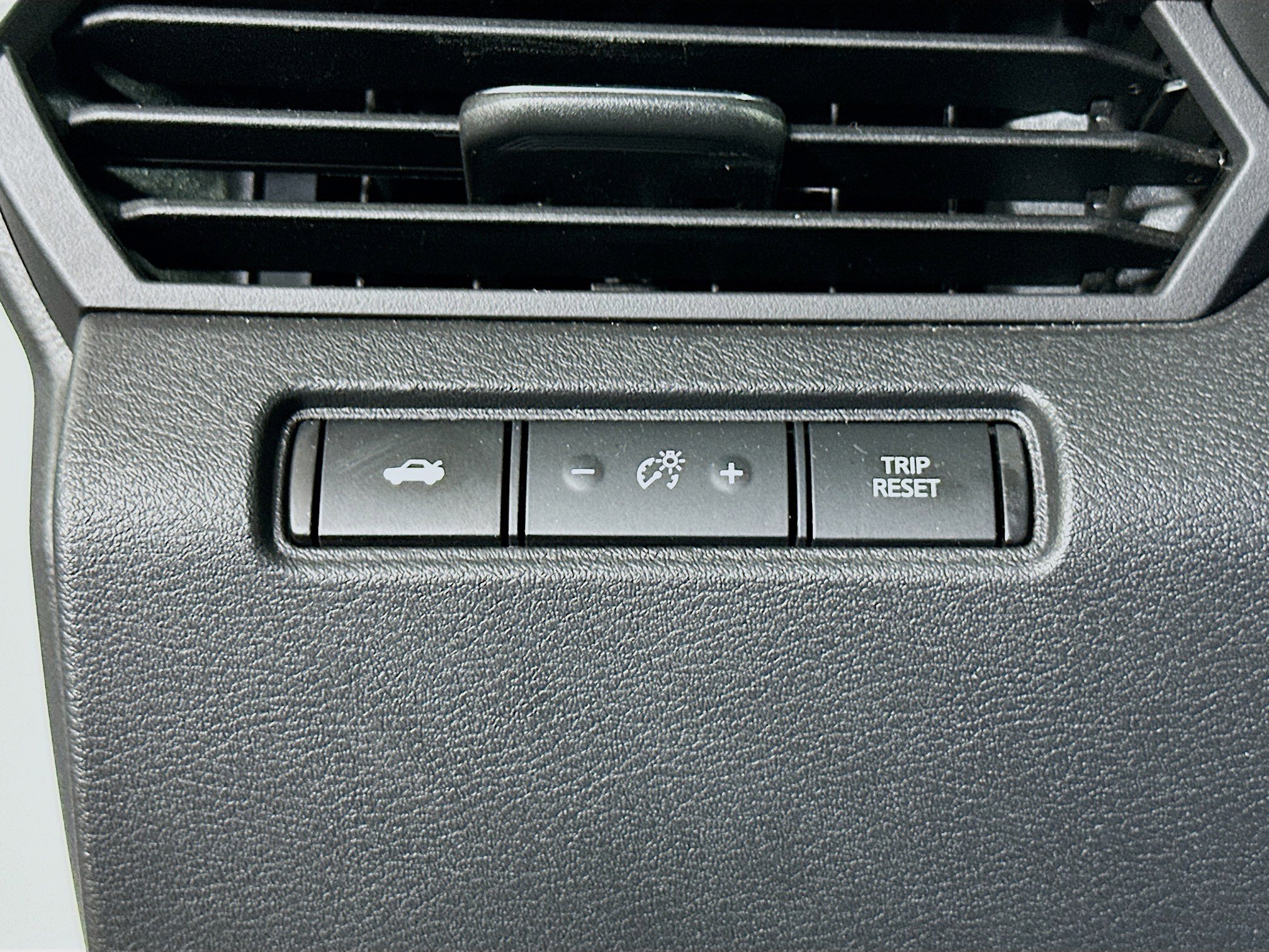 Used 2025 Nissan Altima 2.5 SV image 17