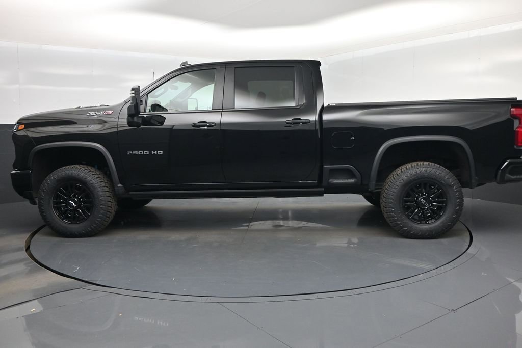 Used 2024 Chevrolet Silverado 2500 ZR2 w/ Technology Package image 10