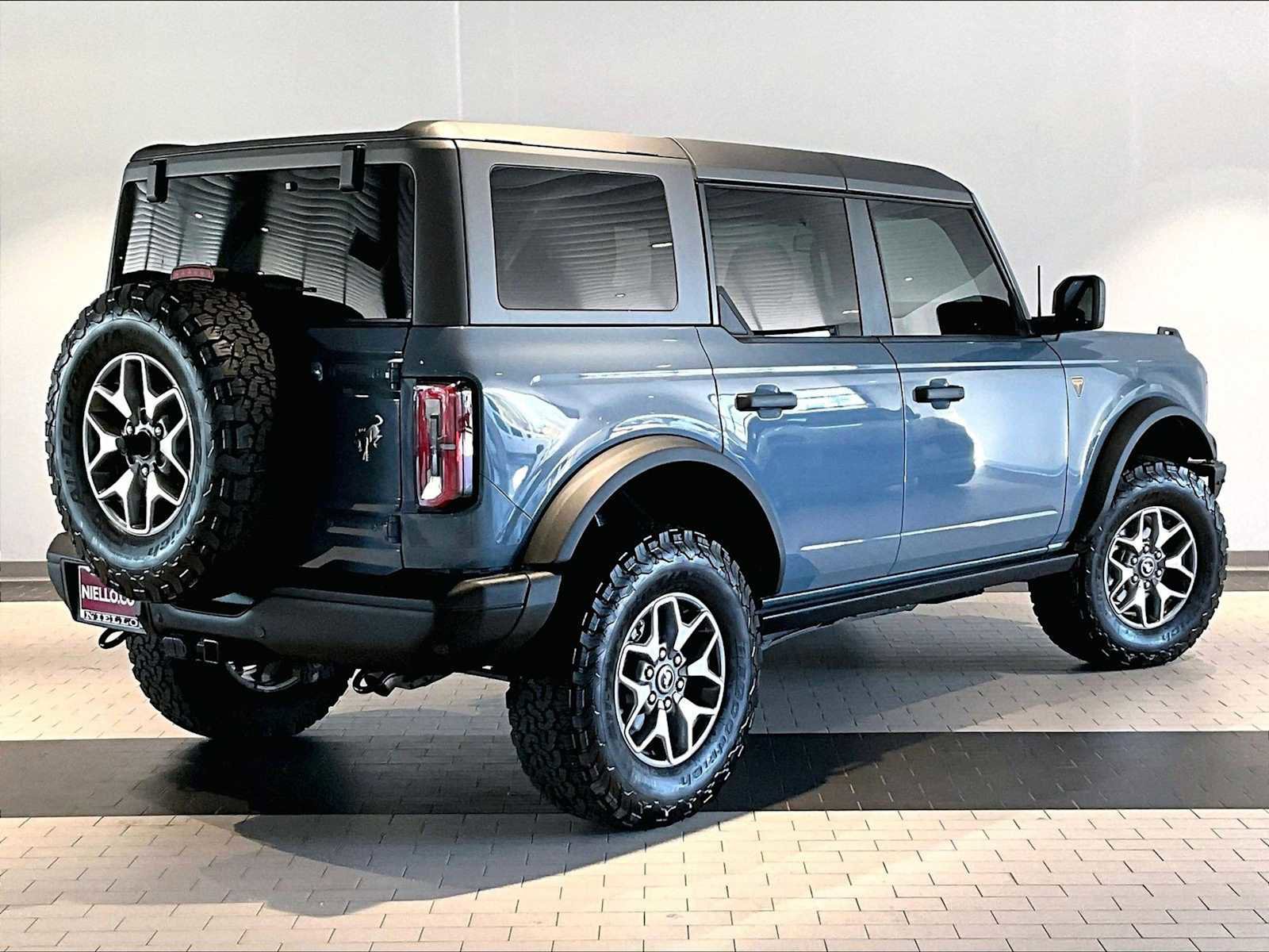 Used 2024 Ford Bronco Badlands image 10