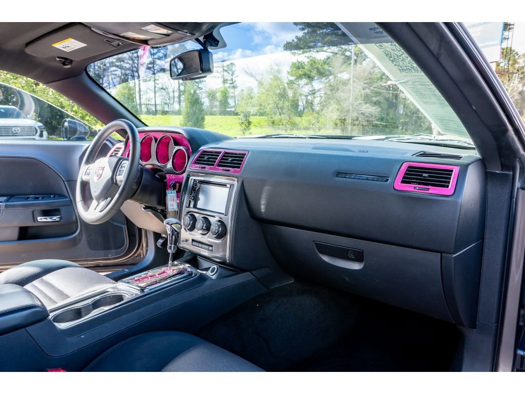 Used 2014 Dodge Challenger SXT image 16