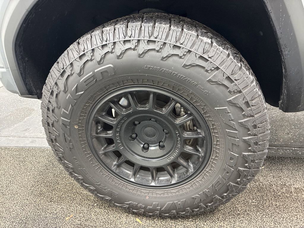 Used 2024 GMC Canyon AT4 w/ Technology Package image 8