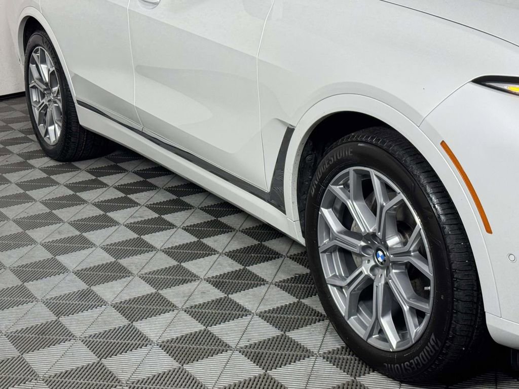 Used 2024 BMW X7 xDrive40i AWD/4WD image 12
