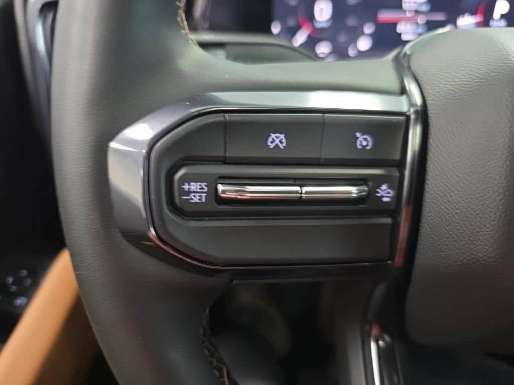 Certified 2025 GMC Canyon AT4 AWD/4WD image 29