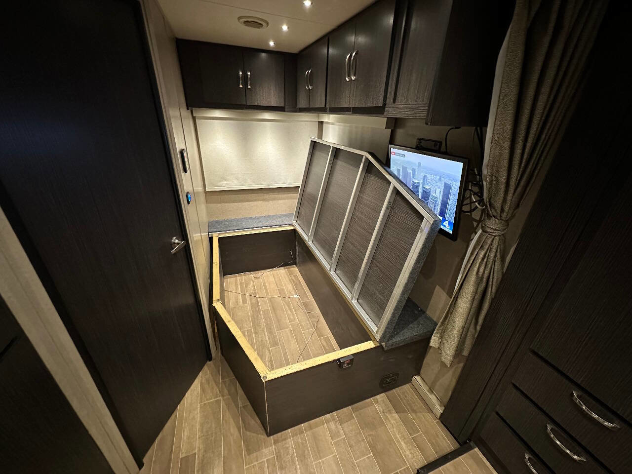 Used 2017 Mercedes-Benz Sprinter 3500 image 12