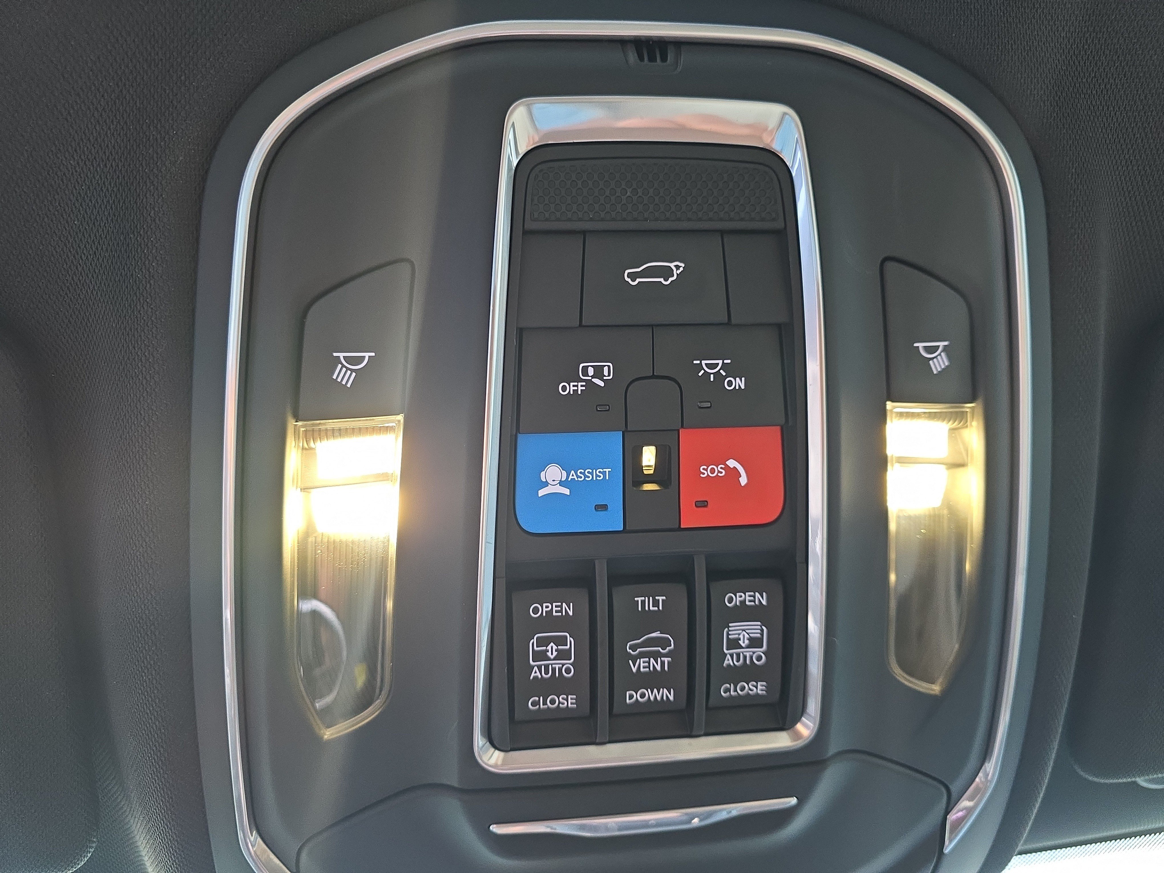 Used 2023 Jeep Grand Cherokee Limited AWD/4WD image 40