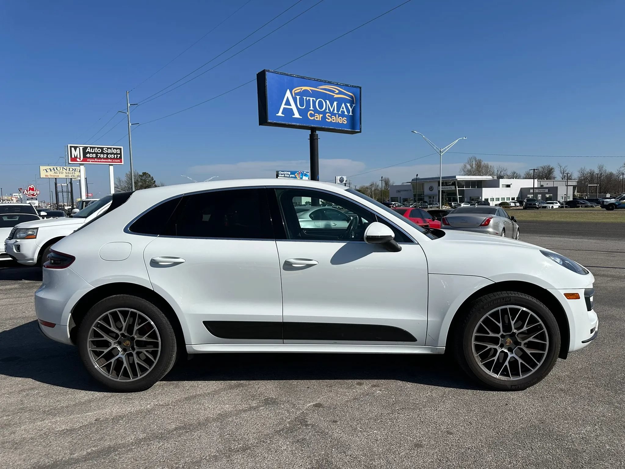 Used 2015 Porsche Macan Turbo AWD/4WD image 30