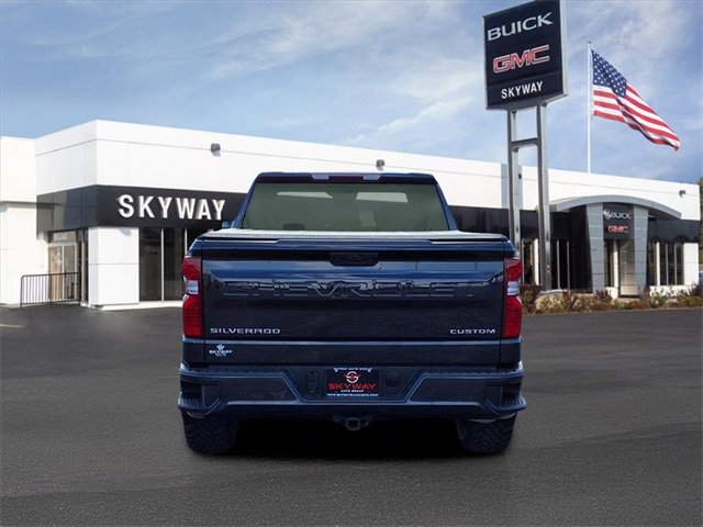 Used 2023 Chevrolet Silverado 1500 Custom image 6
