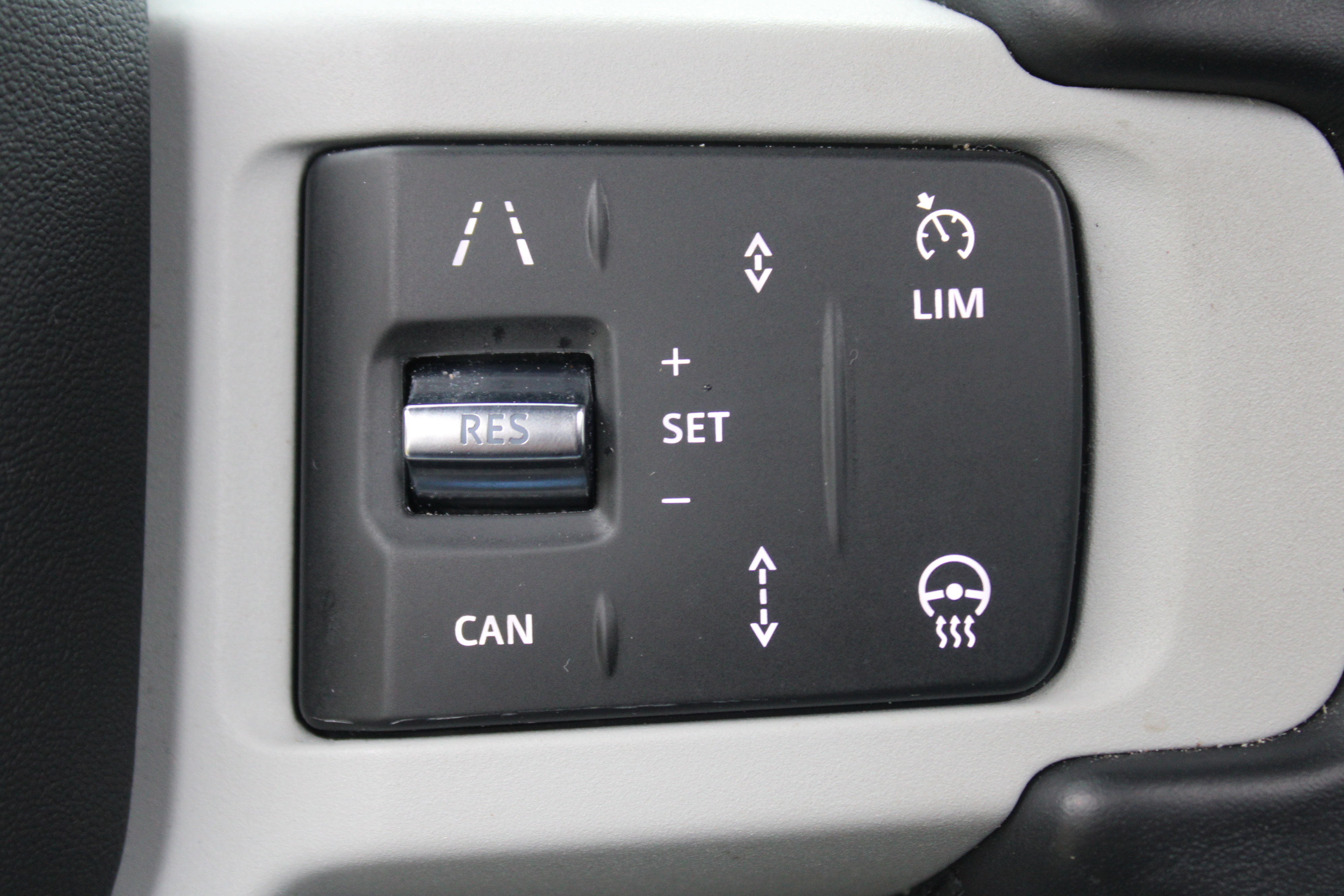 Used 2024 Land Rover Defender 110 S image 21