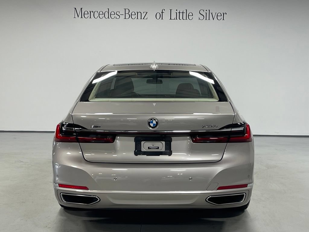 Used 2020 BMW 750i xDrive w/ Executive Package AWD/4WD image 4