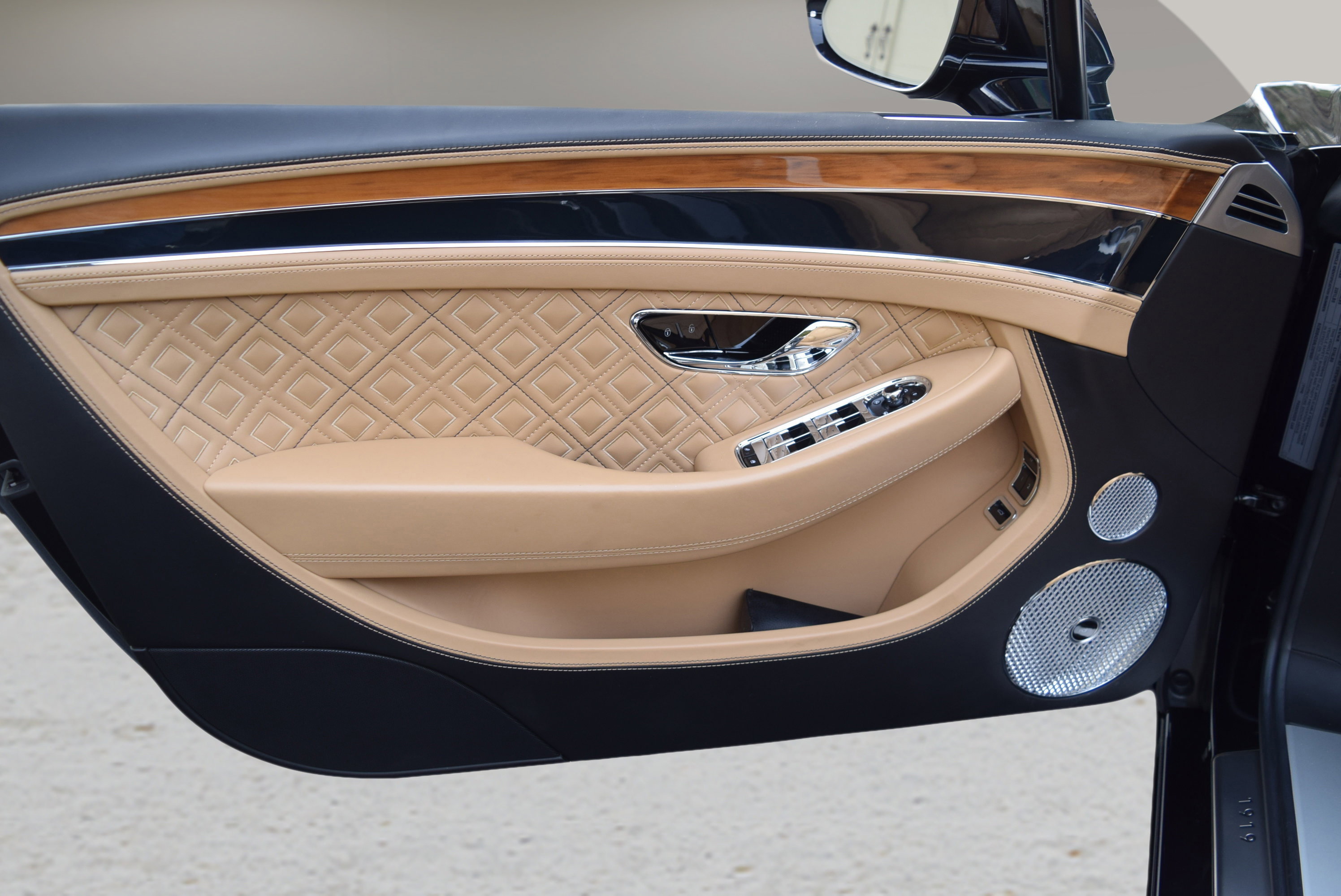 Used 2020 Bentley Continental GT image 33