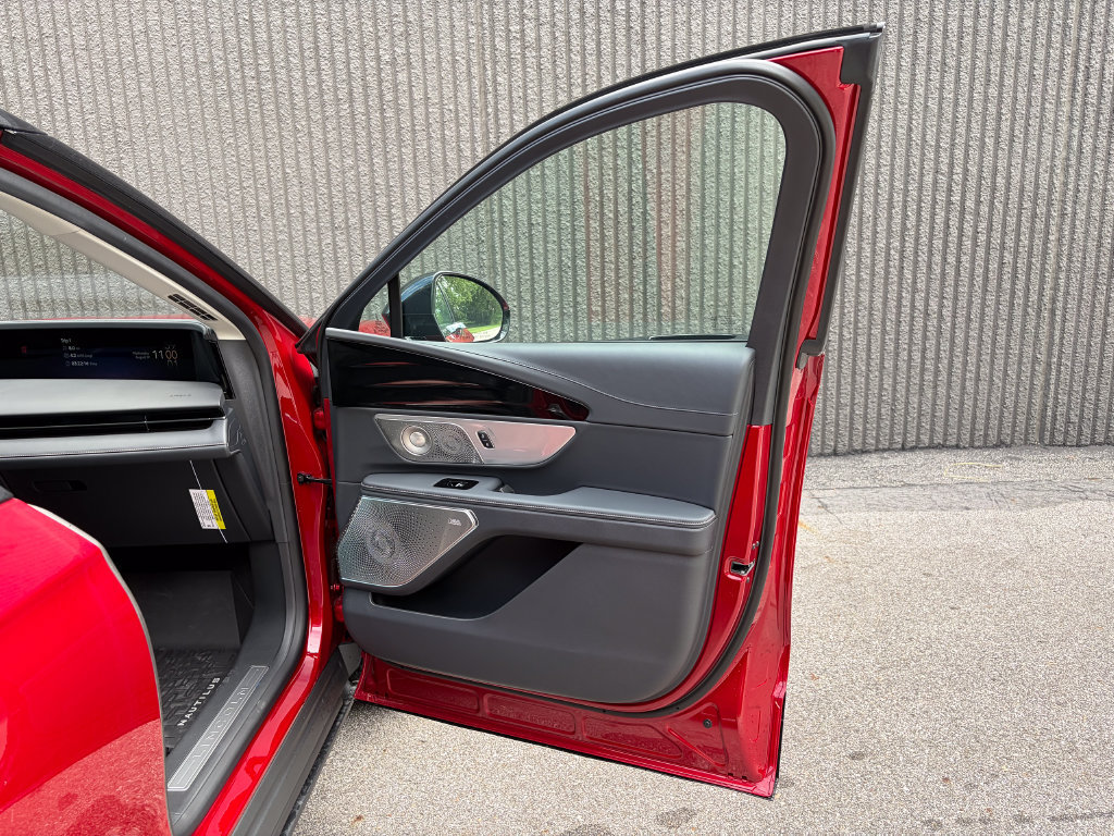 New 2026 Lincoln Nautilus Reserve AWD/4WD image 36