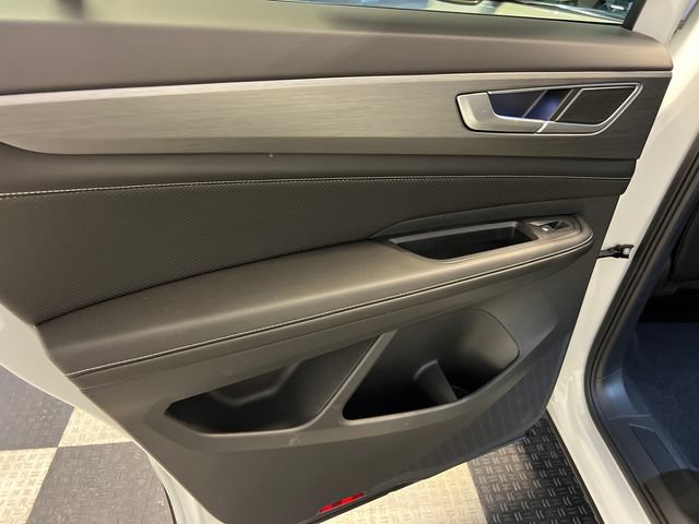 Certified 2024 Volkswagen Atlas Cross Sport SE FWD image 17
