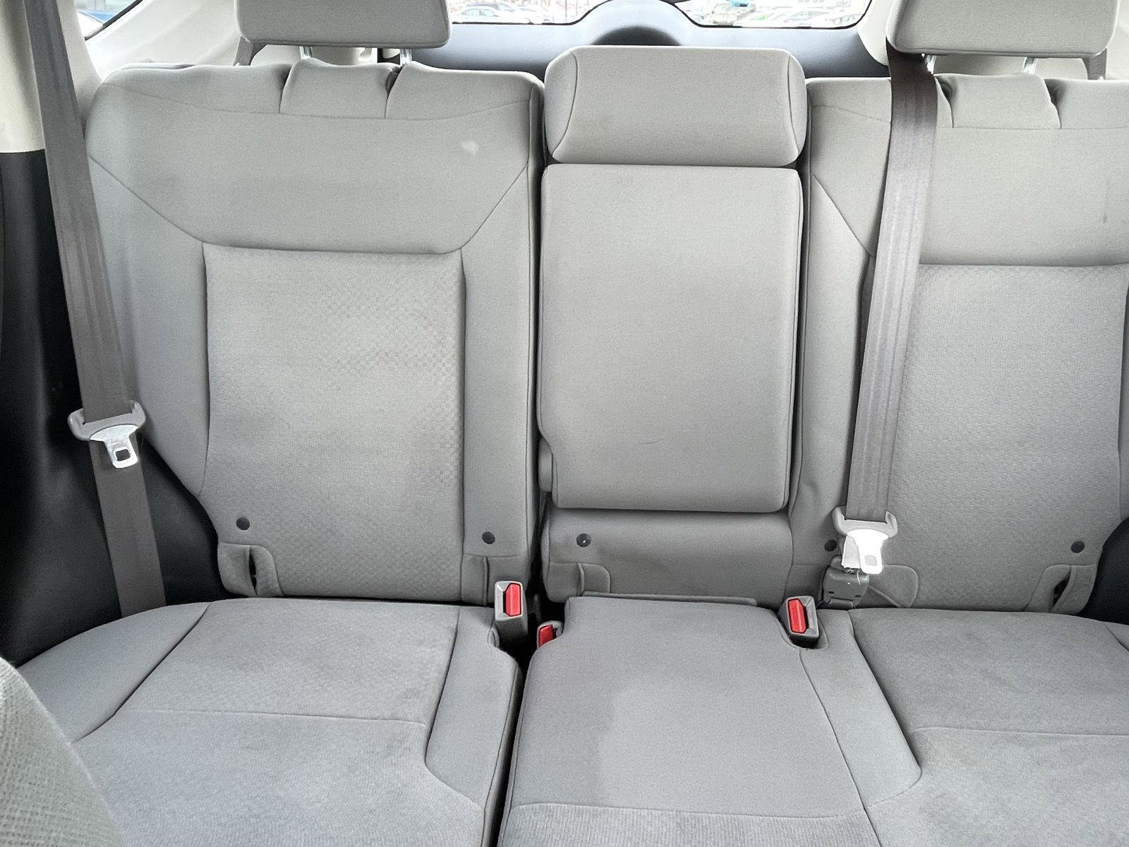 Used 2015 Honda CR-V LX image 18