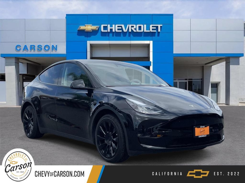 Used 2024 Tesla Model Y Long Range AWD/4WD image 1