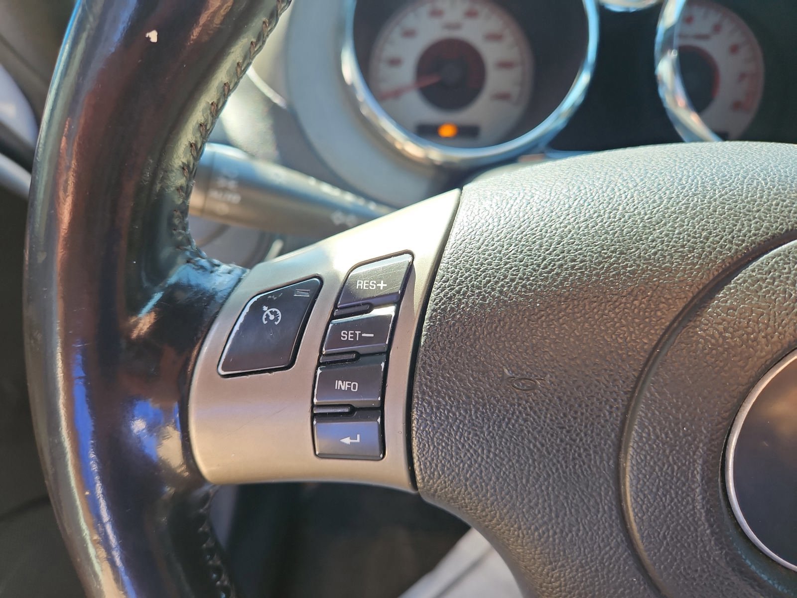 Used 2008 Pontiac Solstice Convertible w/ Premium Package RWD image 9