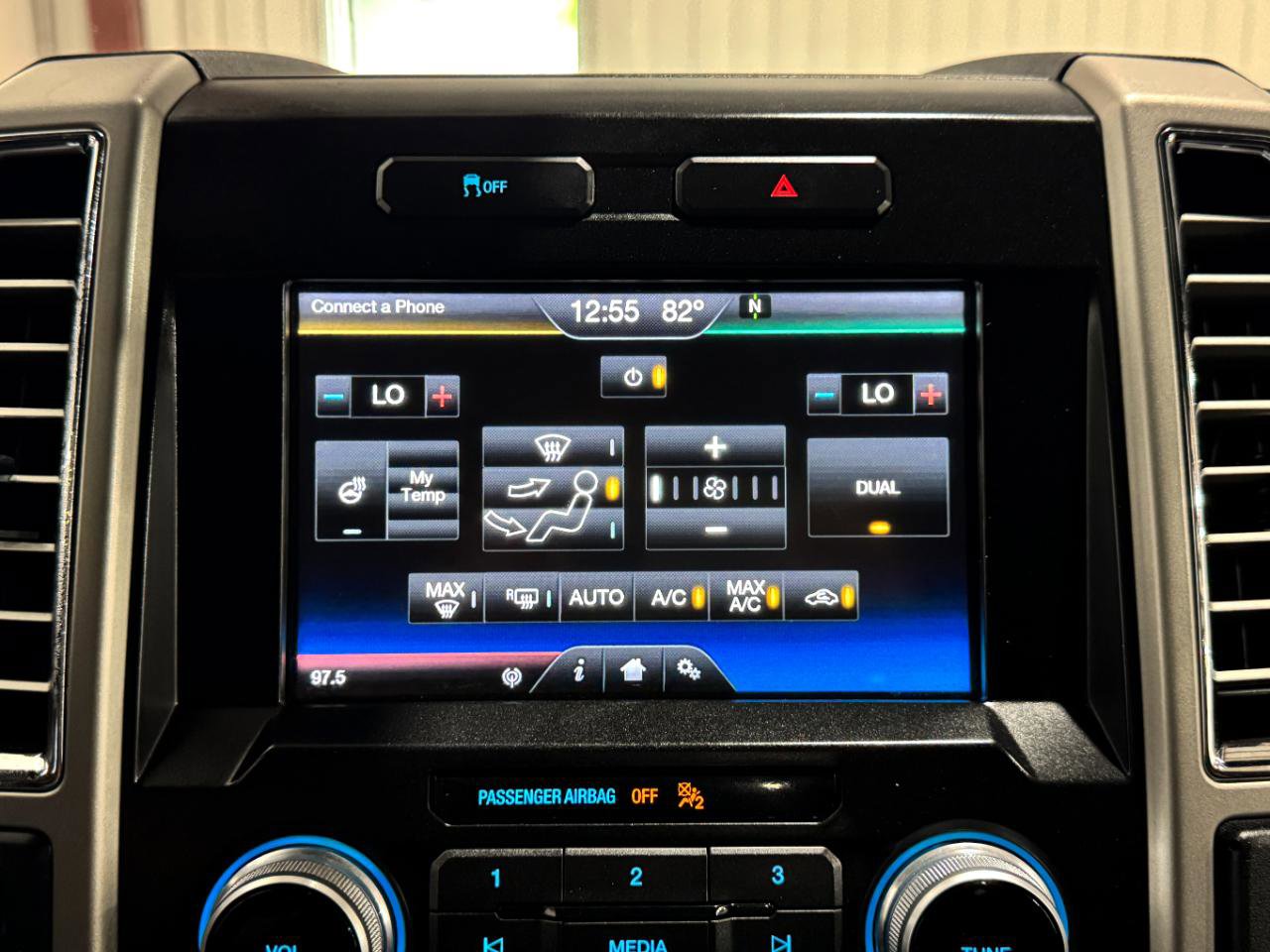 Used 2015 Ford F150 Lariat w/ Equipment Group 502A Luxury RWD image 39