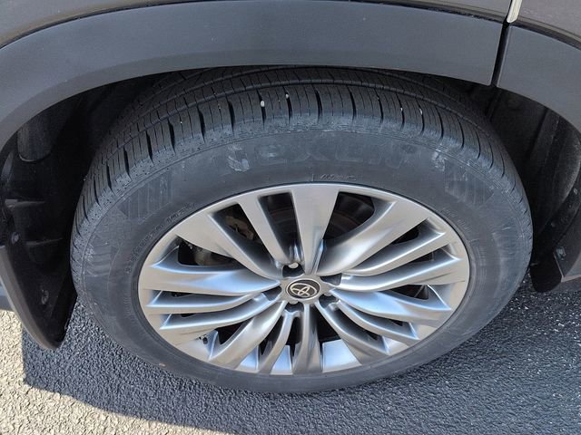 Used 2022 Toyota Highlander Platinum image 9