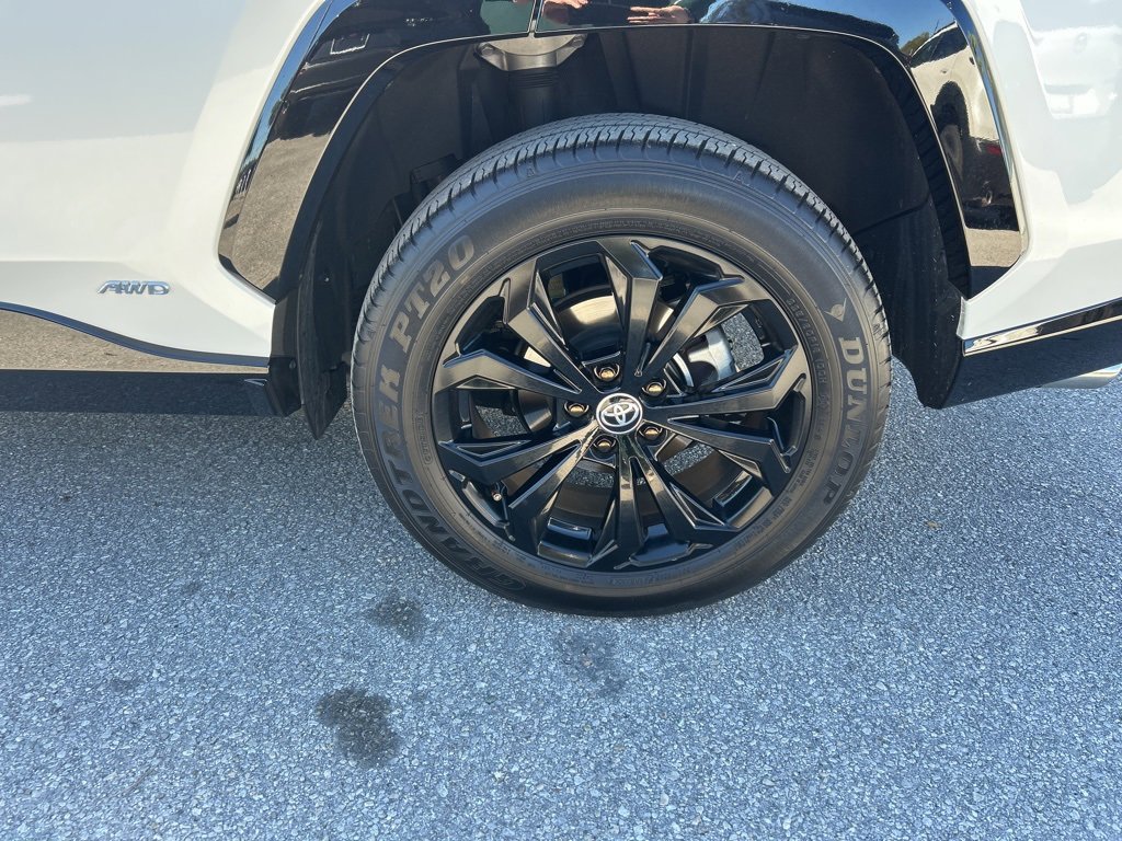 Used 2024 Toyota RAV4 SE image 13