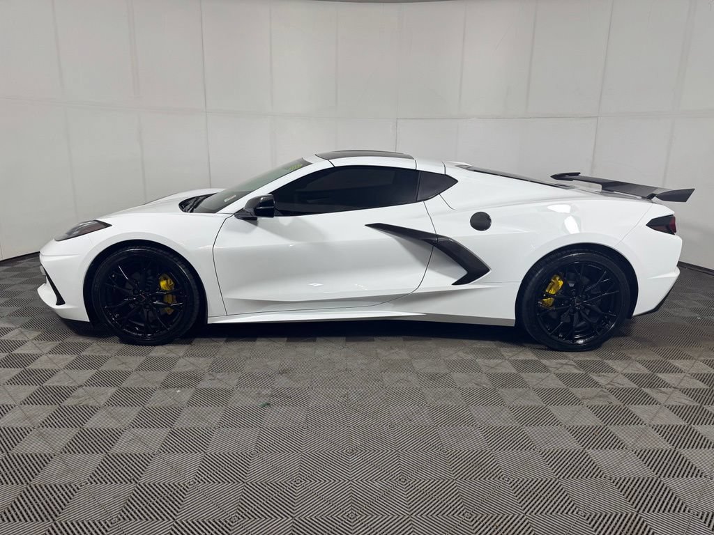 Used 2025 Chevrolet Corvette Stingray Premium Cpe RWD image 2