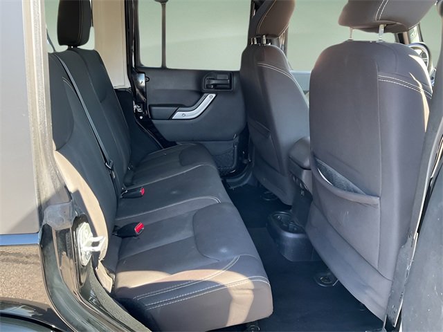 Used 2014 Jeep Wrangler Unlimited Sahara w/ Connectivity Group image 15