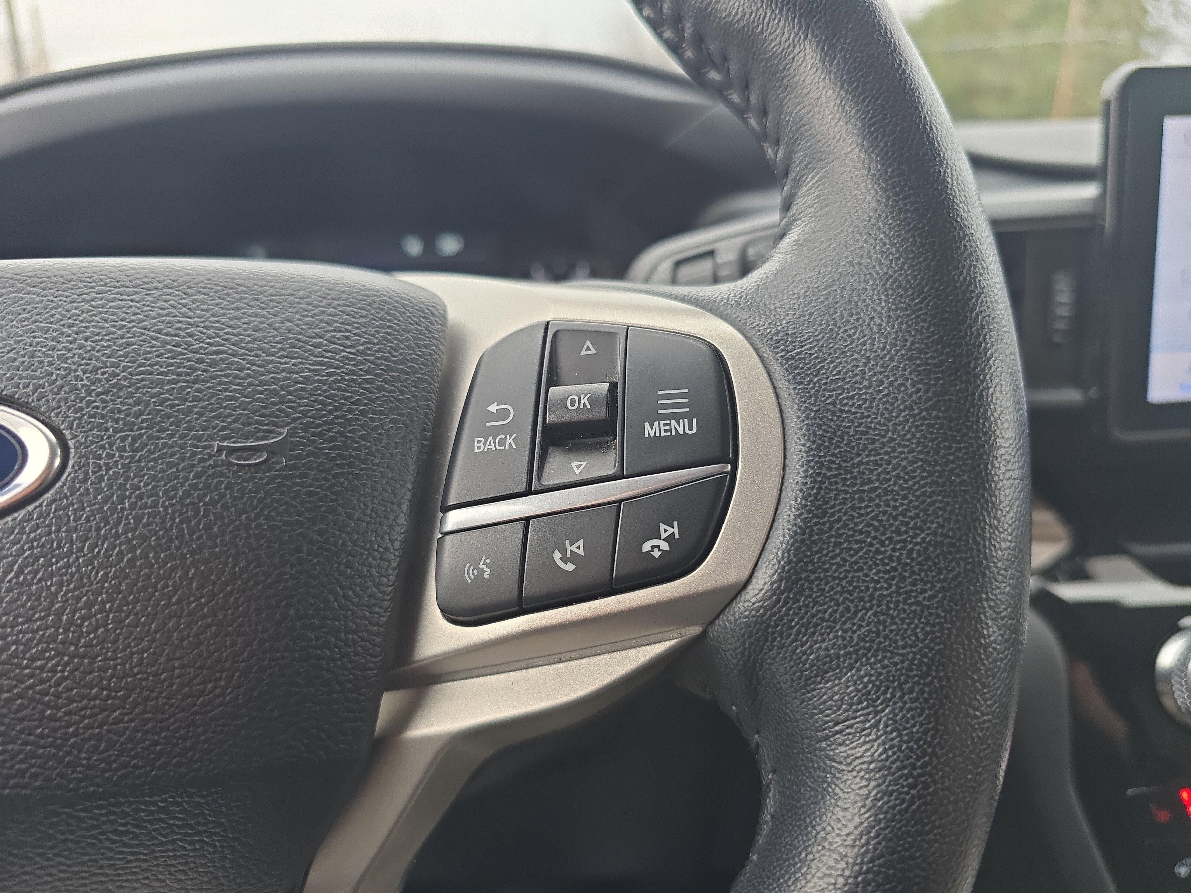 Used 2023 Ford Explorer Limited w/ Class IV Trailer Tow Package image 23