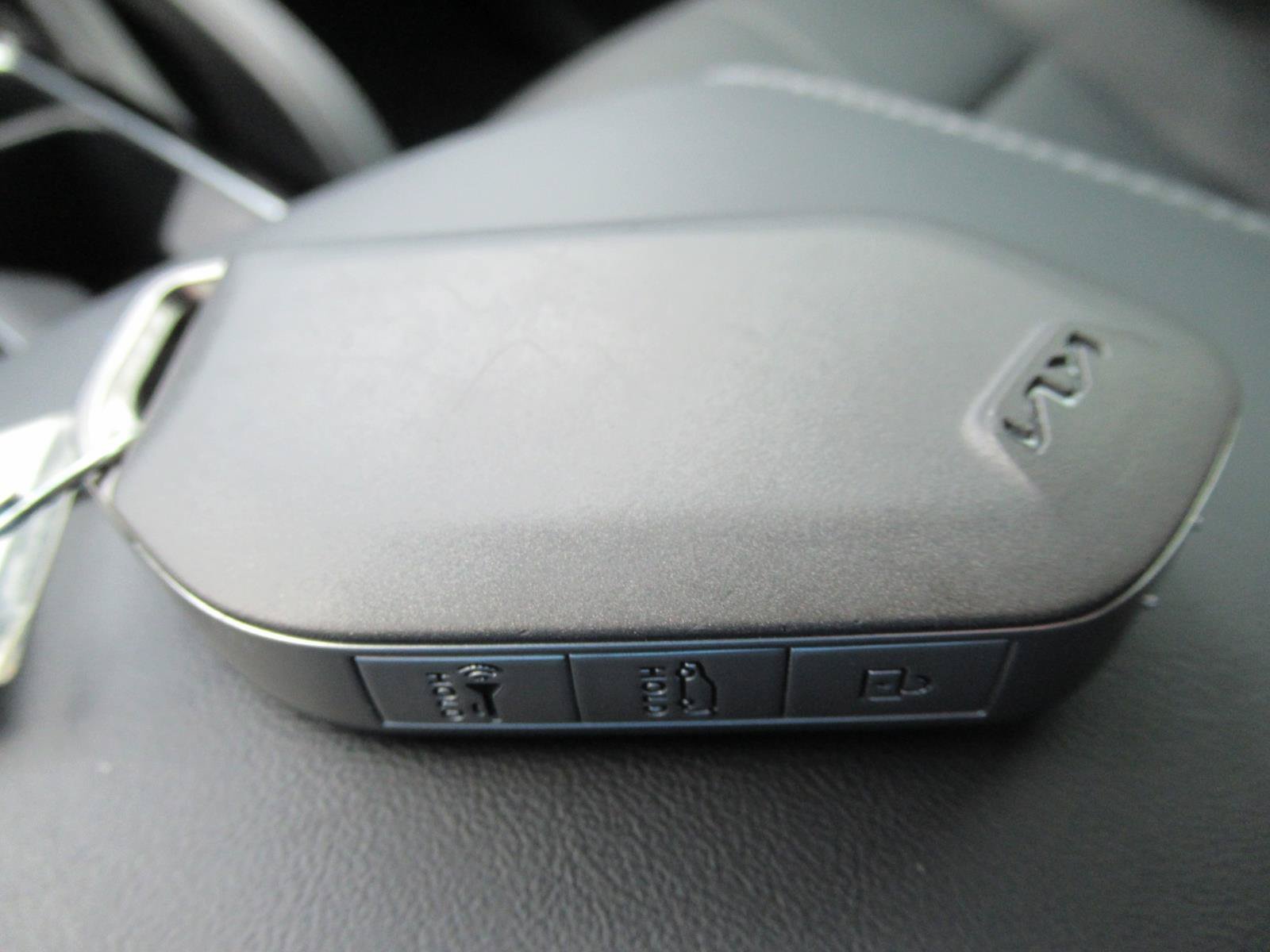 Used 2024 Kia Telluride EX w/ EX Captain's Chair Package FWD image 35