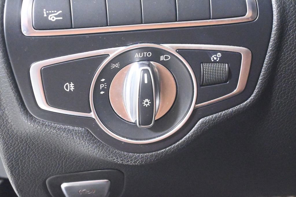 Used 2018 Mercedes-Benz C 300 4MATIC Cabriolet image 36