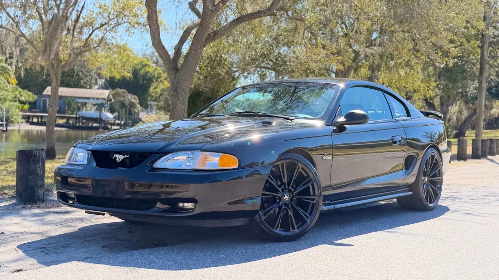 Used 1998 Ford Mustang GT RWD image 1