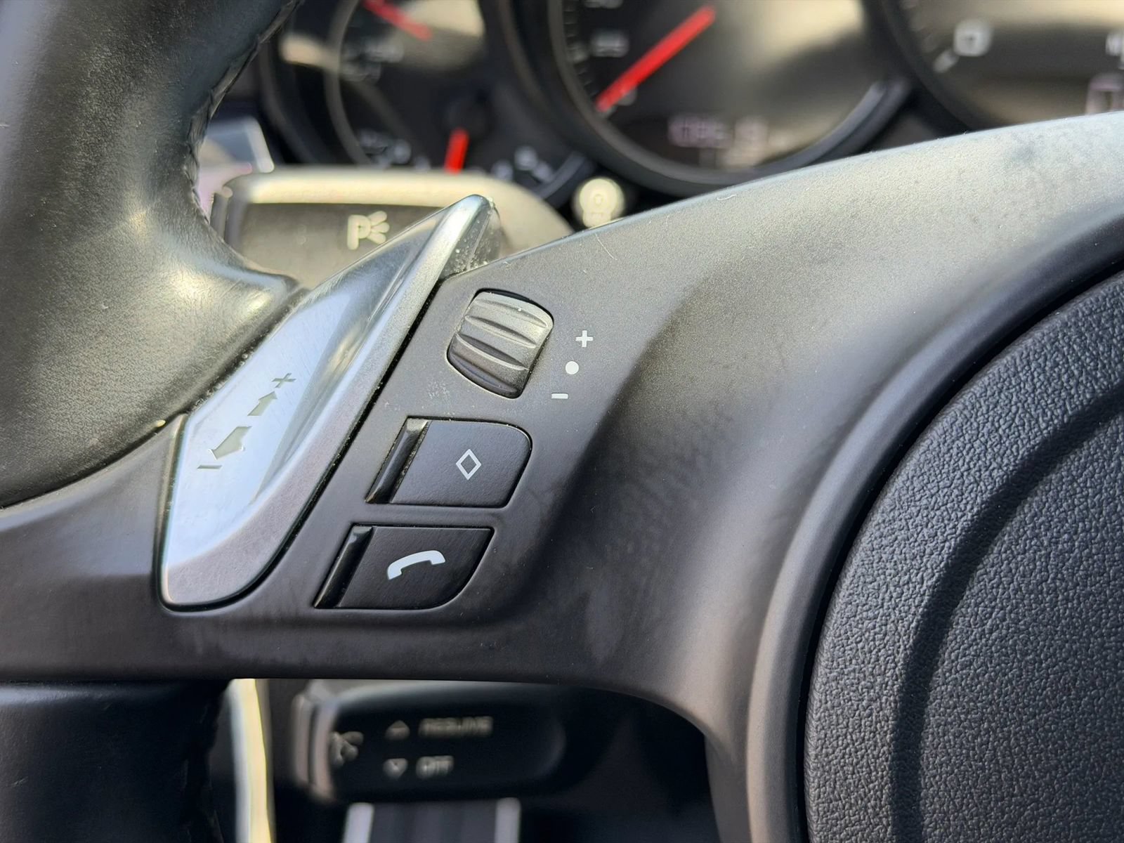 Used 2014 Porsche Panamera 4 AWD/4WD image 43