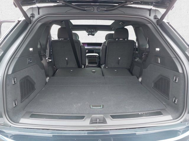 New 2025 Cadillac Escalade IQ Sport 1 w/ LPO, ONYX Package image 15
