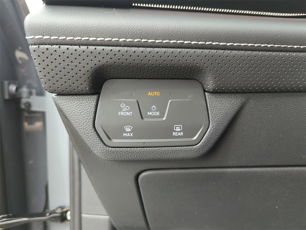 New 2026 Volkswagen Atlas Cross Sport SEL R-Line image 38