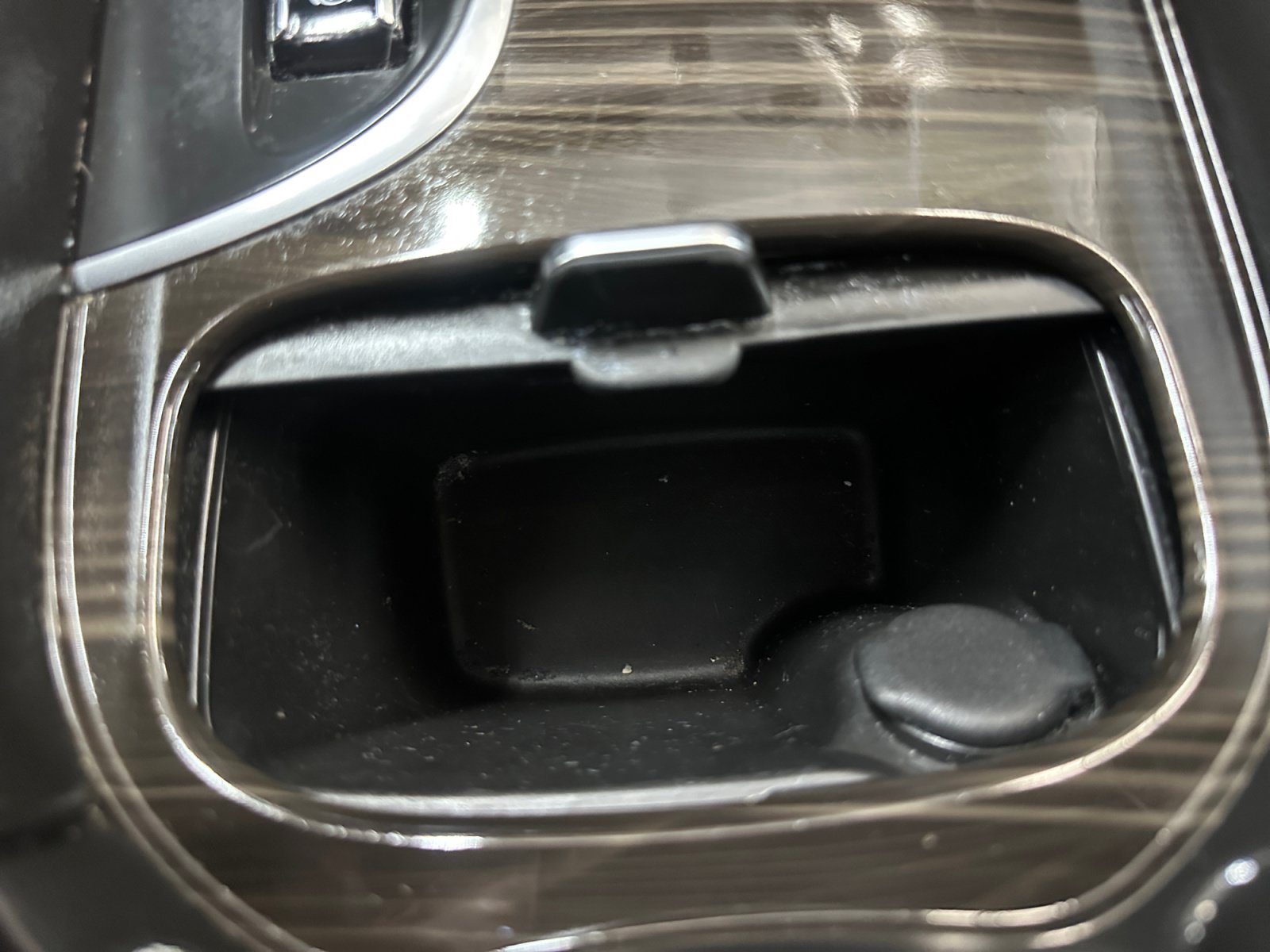 Used 2019 Buick Envision Essence FWD image 21