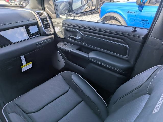 New 2026 RAM 1500 Laramie AWD/4WD image 17