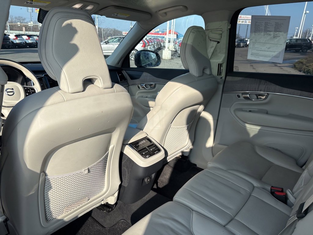 Certified 2023 Volvo XC90 B5 Plus image 32