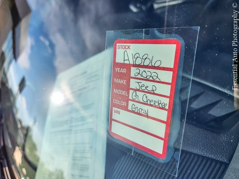 Used 2022 Jeep Grand Cherokee Altitude AWD/4WD image 24