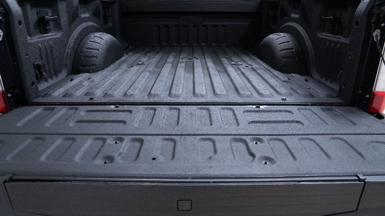 Used 2017 Ford F250 Platinum w/ FX4 Off-Road Package image 96