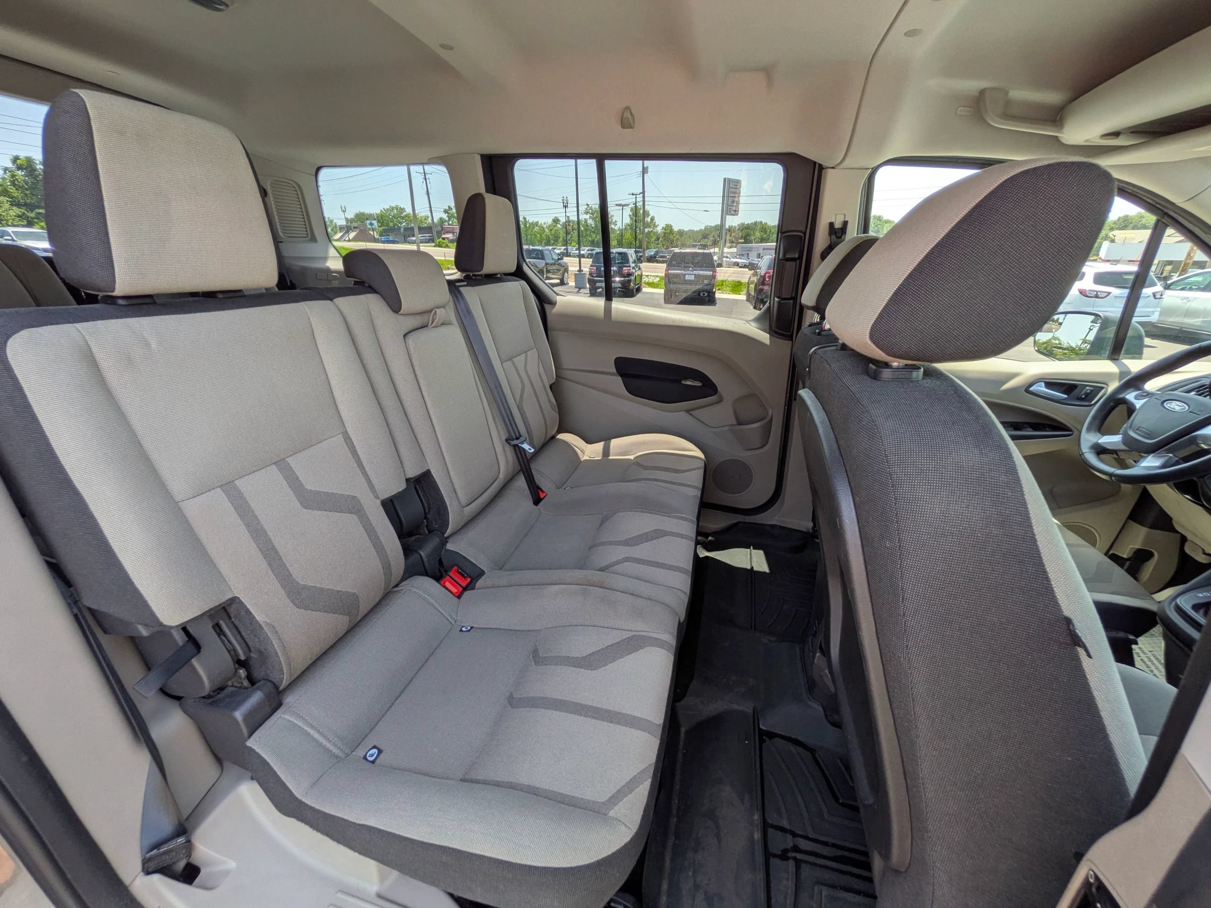 Used 2015 Ford Transit Connect XLT FWD image 30