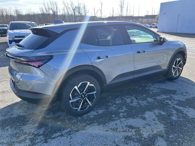 New 2026 Chevrolet Equinox EV LT image 6