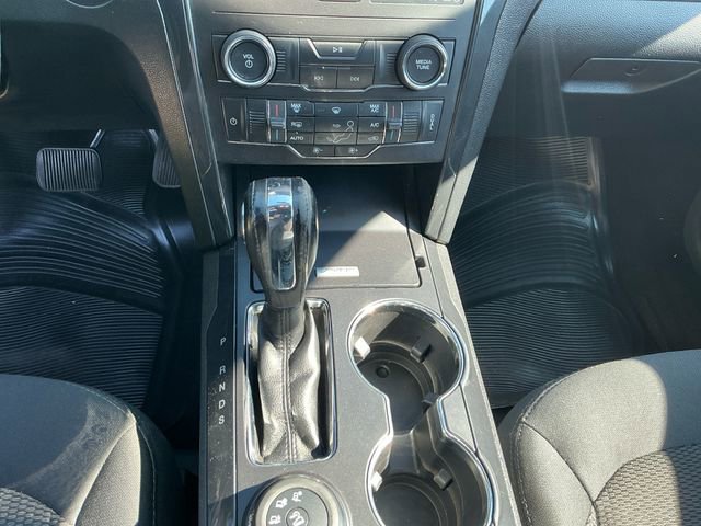 Used 2018 Ford Explorer XLT w/ Equipment Group 201A AWD/4WD image 12