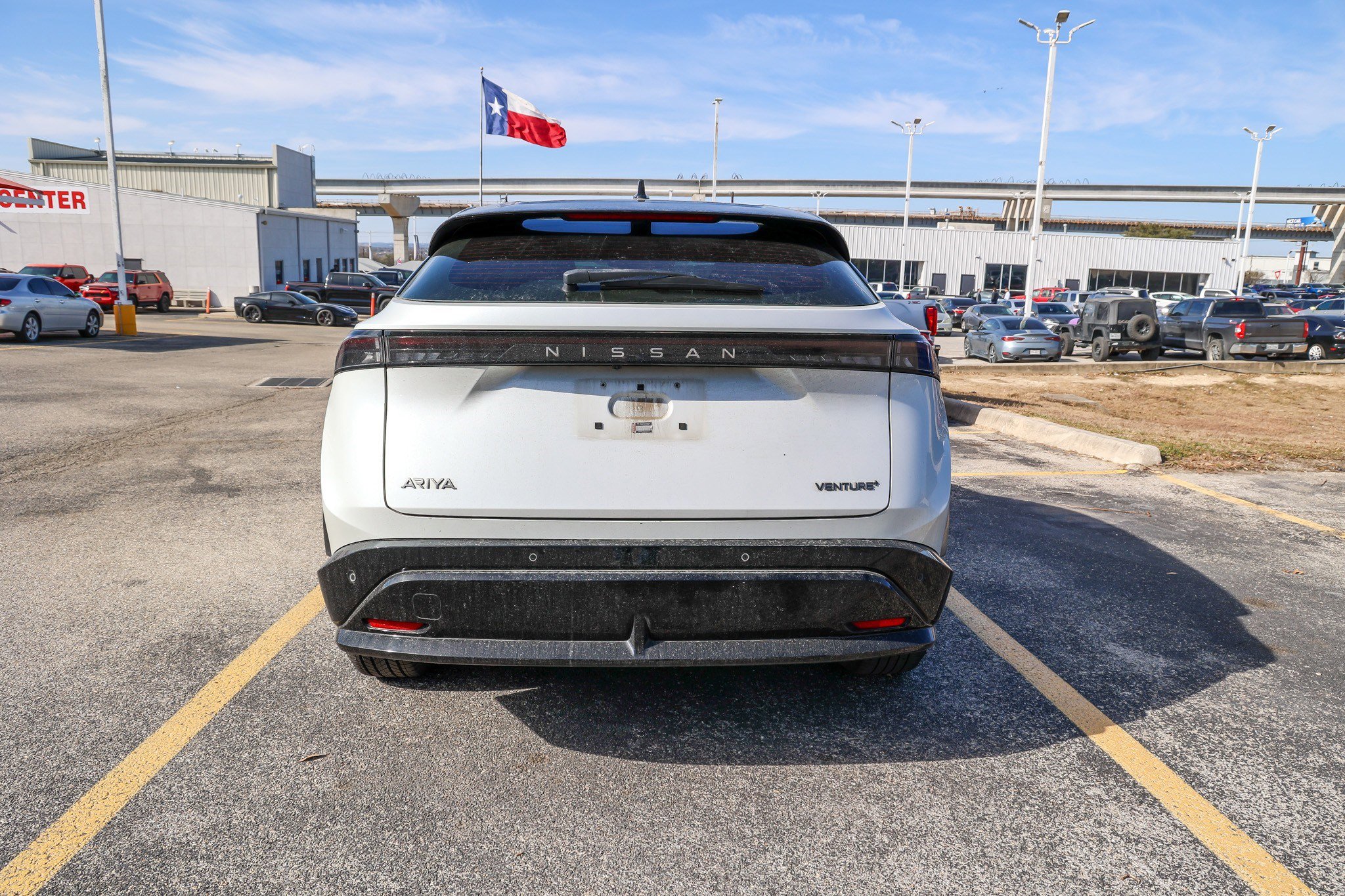 Used 2023 Nissan Ariya FWD image 9