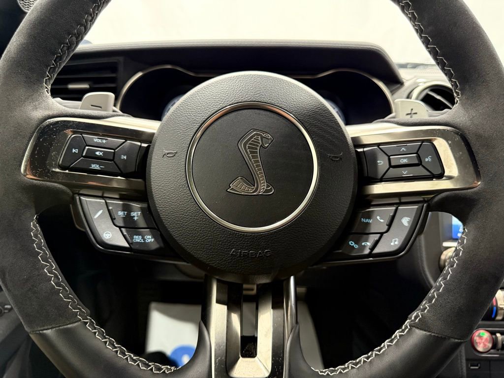Used 2021 Ford Mustang Shelby GT500 w/ Carbon Fiber Track Pack image 31