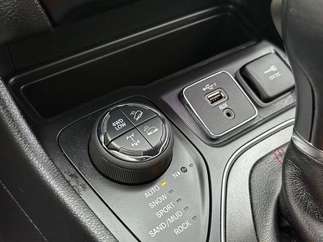 Used 2022 Jeep Cherokee Trailhawk w/ Comfort/Convenience Group image 21