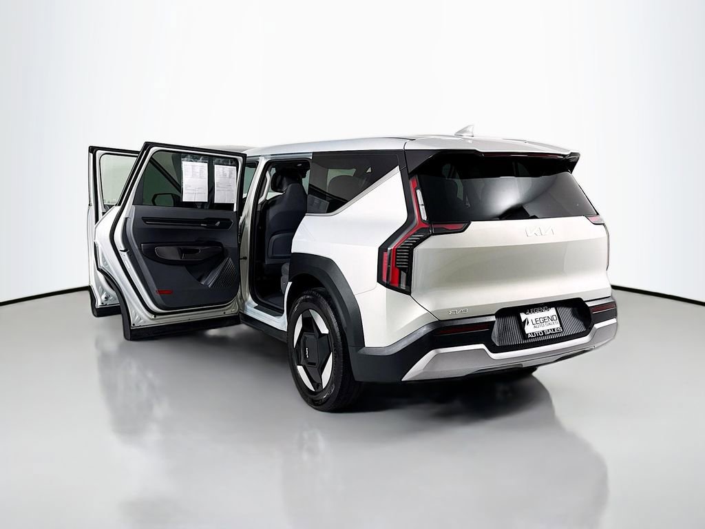 Used 2024 Kia EV9 Light RWD image 24