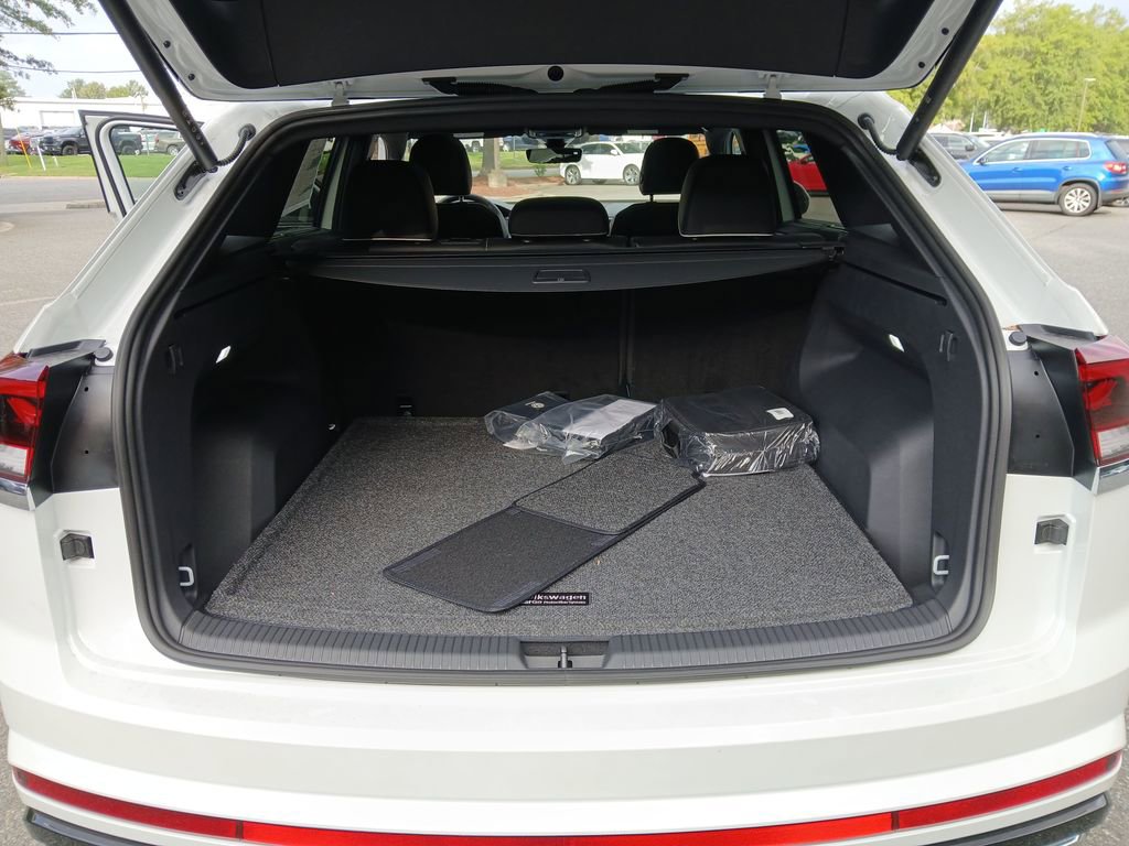 New 2026 Volkswagen Atlas Cross Sport SEL Premium R-Line image 23