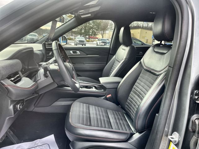 Used 2025 Ford Explorer ST-Line AWD/4WD image 16