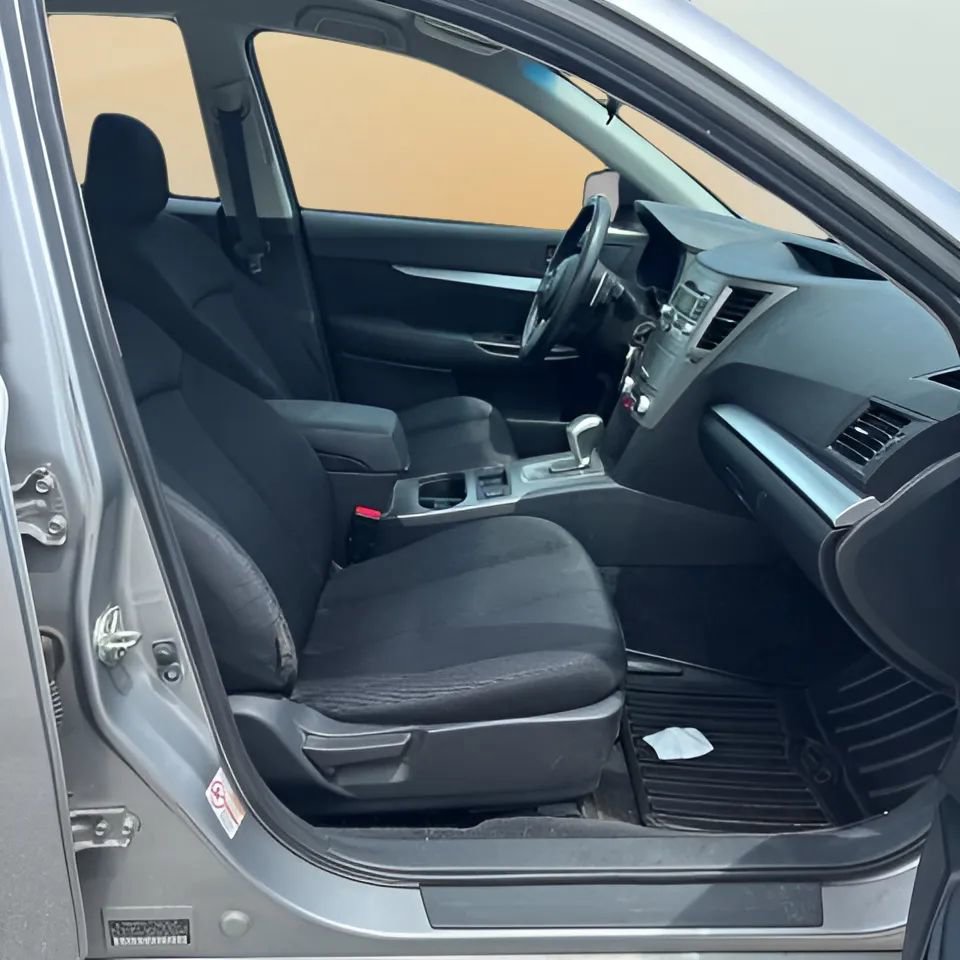 Used 2011 Subaru Legacy 2.5i Premium AWD/4WD image 16